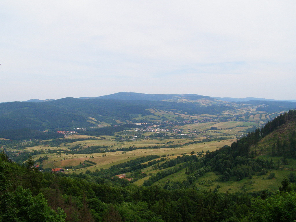 View from Skalna Brama towards Wielka Sowa (1015 m)