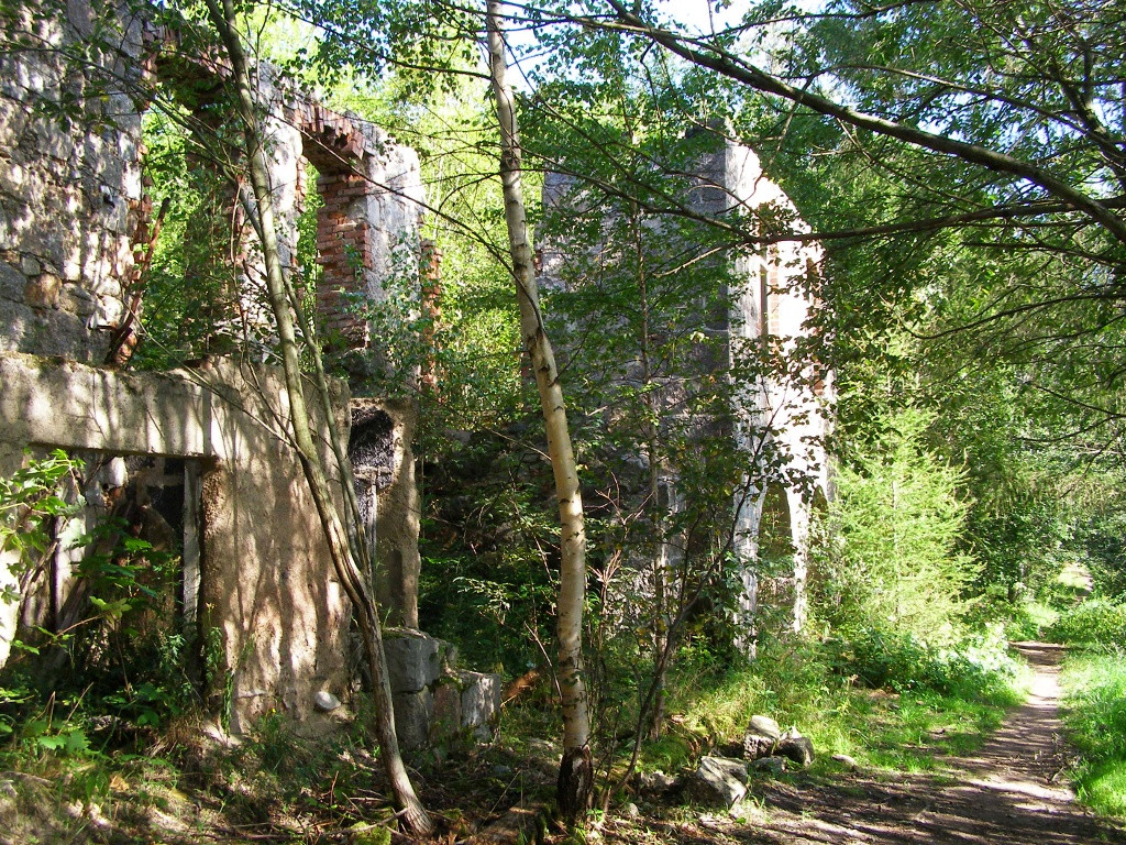 Ruins of rest house on Głaśnica